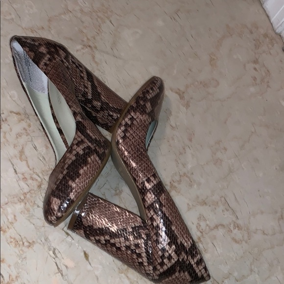 Nine West Limoscene Snakeskin block heel size 7.5 - Picture 2 of 8